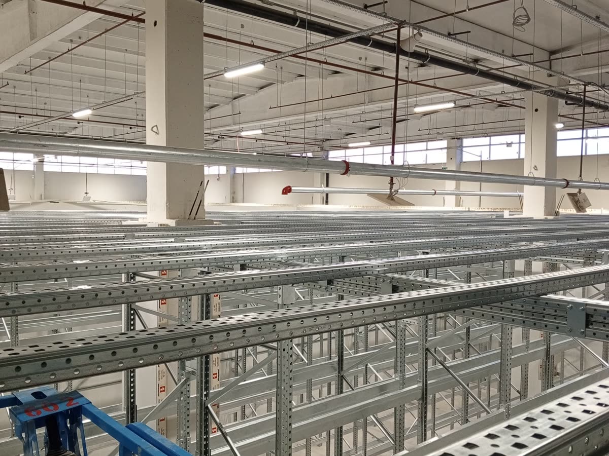 Top rack level and roof