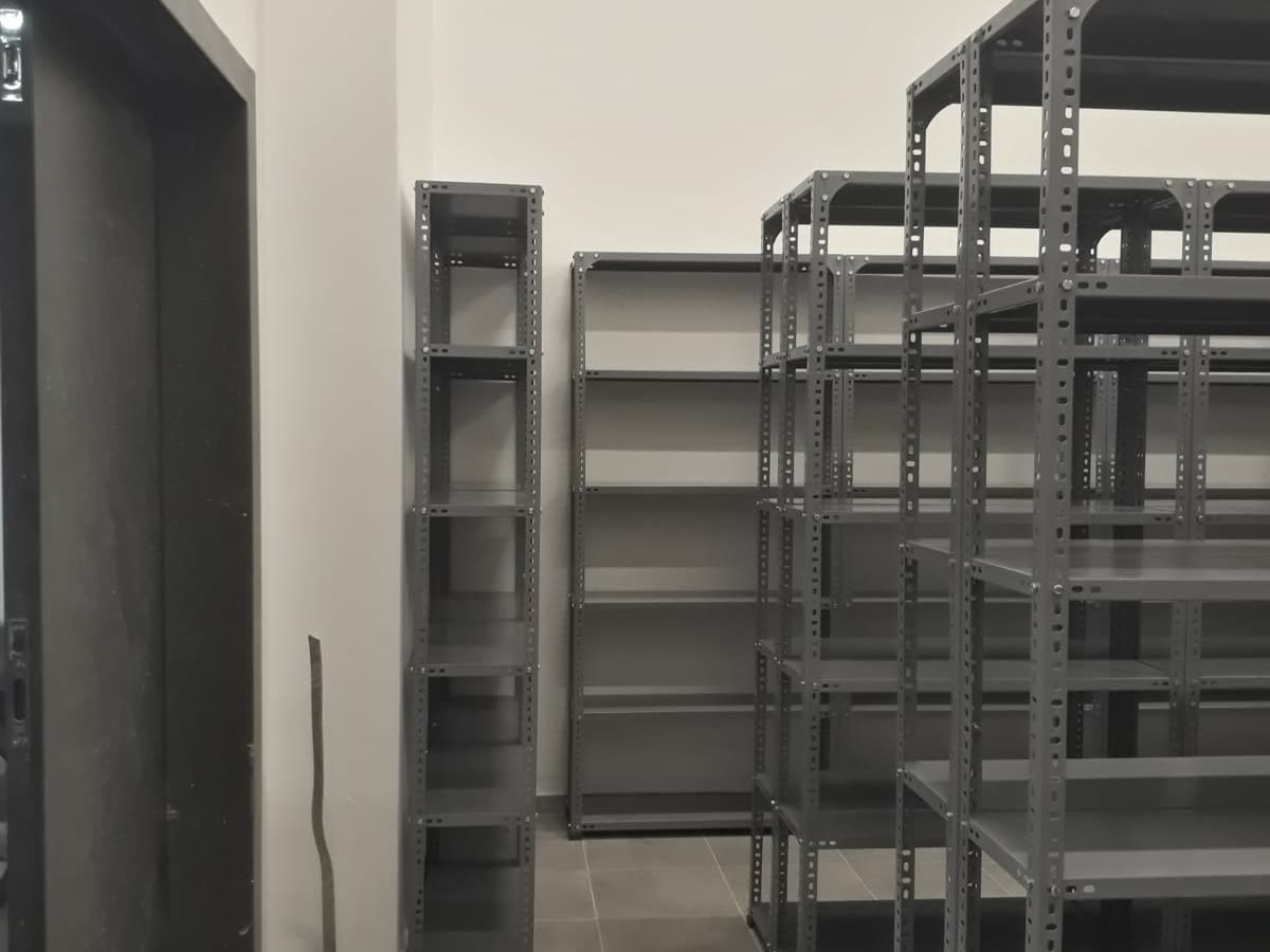 Steel shelving room layout