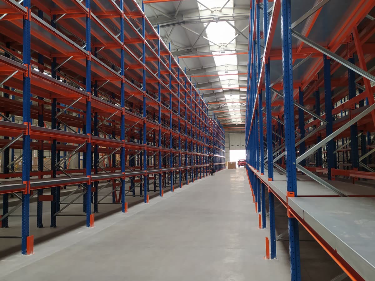 Pallet racking aisle and upper levels