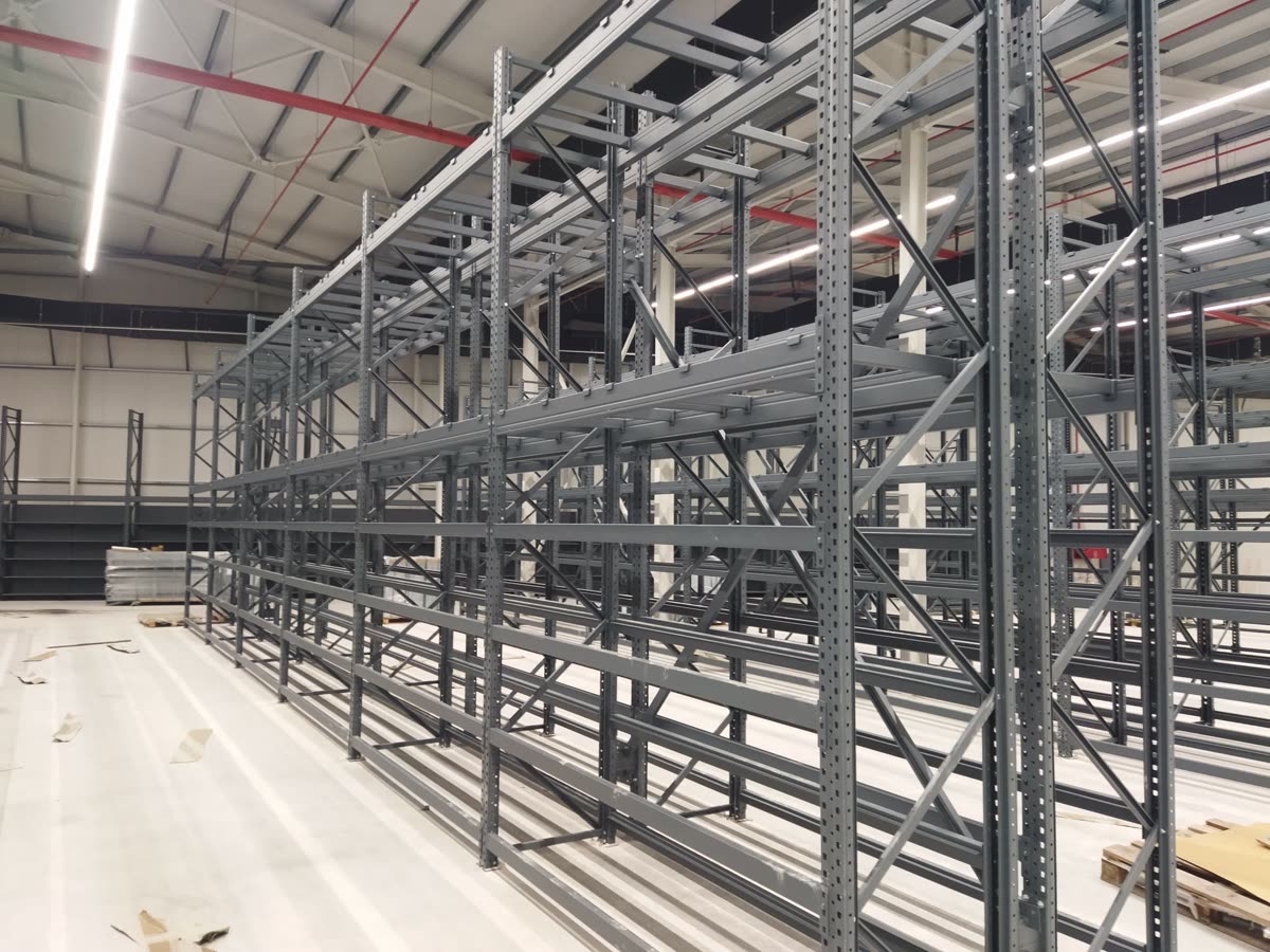 Anthracite pallet racking installation