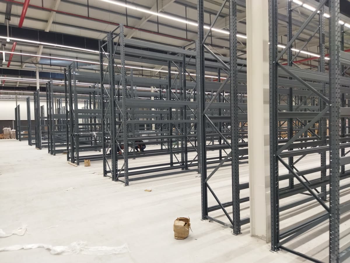 Anthracite pallet racking rows
