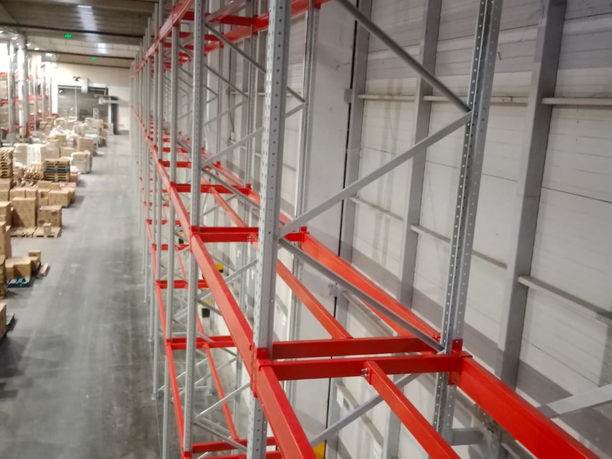 Racking aisle with red beams